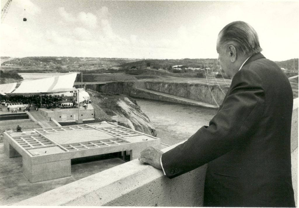 Rafael Caldera 1997. Represa Macagua II en Puerto Ordaz, estado Bolívar.