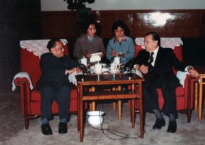 1981. Abril, 6. Con el Primer Ministro Den Xiao Ping, en Beijing, como Presidente de la Unión Interparlamentaria Mundial.