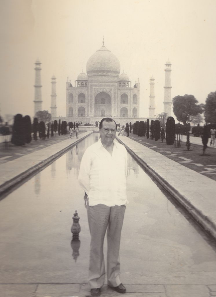 1982. Abril. En el Tajmahal, en su visita a la India como Presidente de la Unión Interparlamentaria Mundial.