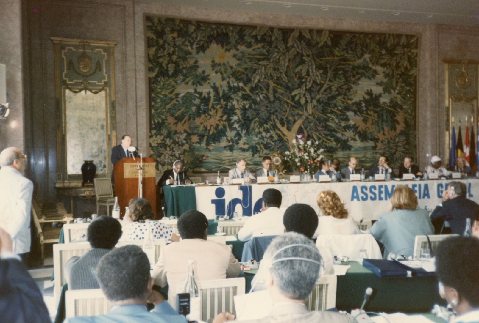 1986. Junio, 6. Tenemos que ir a donde vayamos todos juntos