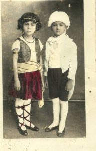 1920. En fiesta de disfraces, Rosa Elena y Rafael Caldera.