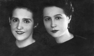 1934. Lola y Rosa Elena Caldera.