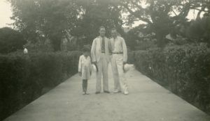 1935. Octubre, 8. Visita a San Pedro Alejandrino, Santa Marta, Colombia.