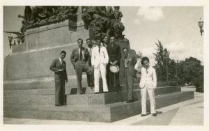 1936. Barquisimeto. La UNE en el Parque Ayacucho.