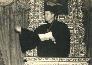 1939. Abril, 25. Grado de Abogado y Doctor en Ciencias Políticas, en el Paraninfo de la Universidad Central de Venezuela.