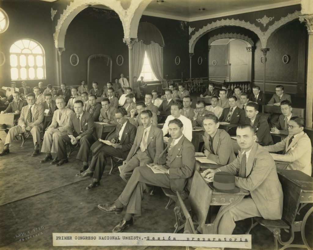 1939. Enero, reunión preparatoria del primer congreso nacional de la UNE.