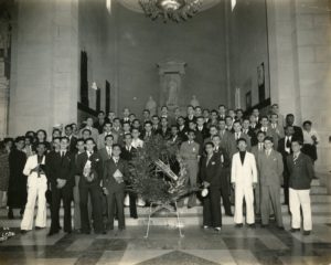 1939. Enero. Homenaje del Primer Congreso de estudiantes Uneístas en el Panteón Nacional.