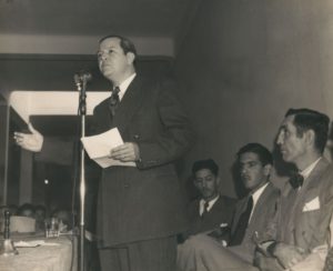 1946. Enero, 13. Acto fundacional de COPEI. A su lado, Gonzalo García Bustillos, José Antonio Pérez Díaz y Edecio La Riva Araujo.