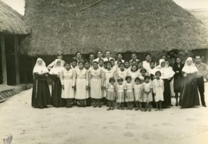 1947. Noviembre - Diciembre. En la misión de Santa Elena de Uairén, en La Gran Sabana, en la campaña presidencial.