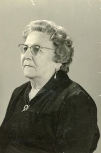 1952. Foto de estudio de María Eva Rodríguez de Liscano