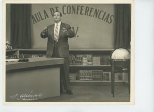 1956. Programa en Televisa Aula de Conferencias TV.