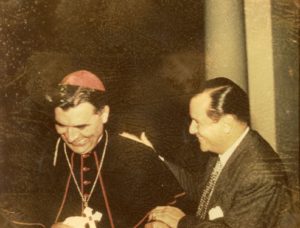 1956. Rafael Caldera con el monseñor paraguayo Ramón Bogarín Argaña.