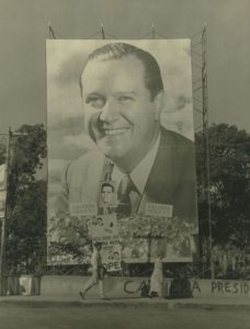 1958. Noviembre-Diciembre. Propaganda electoral de la campaña presidencial en Cumaná, Sucre.