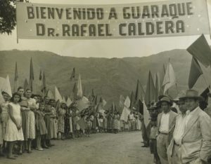 1958. Visita a Guaraque, Mérida, durante la campaña electoral presidencial.