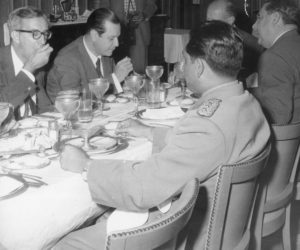 1958. Mayo, 14. Almuerzo en Miraflores con Edgar Sanabria, Eugenio Mendoza y Numa Quevedo.