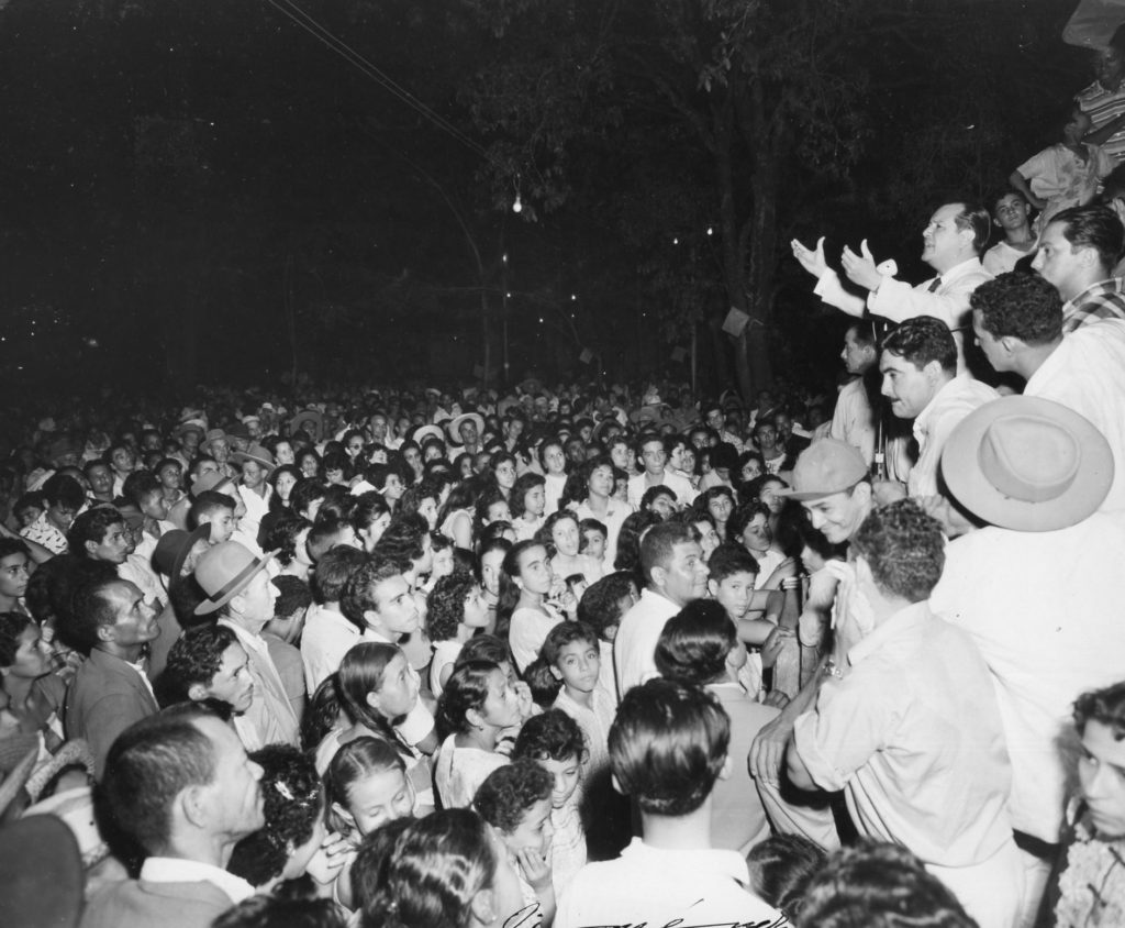 1958. Mitin en Acarigua, Portuguesa, en la campaña electoral presidencial.