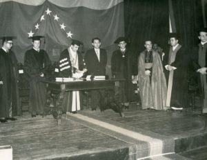 1958. Octubre, 20. Otorgamiento del grado de profesor honorario en la Universidad del Zulia.