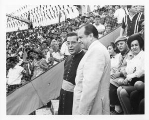 1968. Rafael Caldera en San Cristóbal, con Monseñor Carlos Sánchez Espejo.