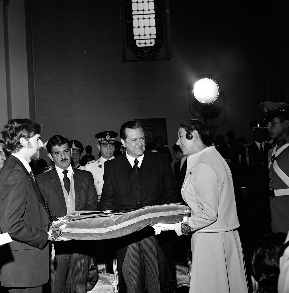 Rafael Caldera en el Panteón Nacional. Centenario muerte de José Antonio Páez, 1973.