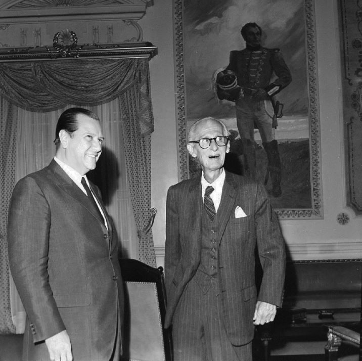 1969. Abril, 7. Encuentro con el expresidente Eleazar López Contreras en Miraflores.