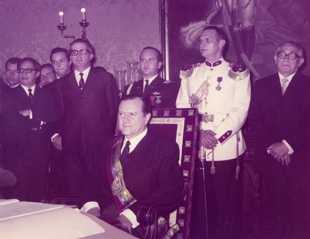 1969. Marzo, 11. Actos en Miraflores con motivo de la Toma de posesión del nuevo gobierno.