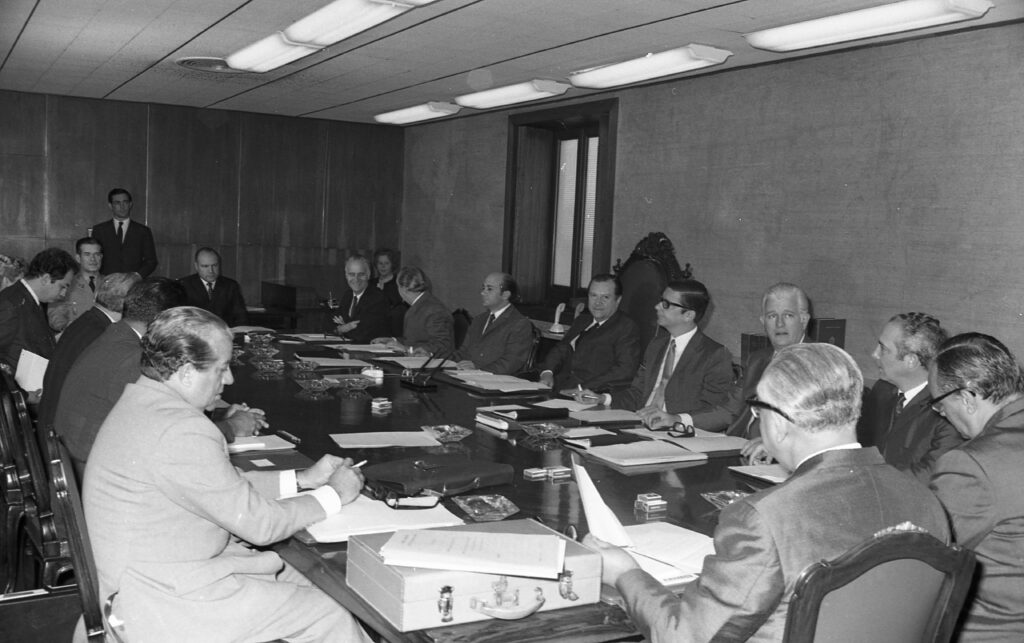 1969. Marzo, 19. Primera reunión del Consejo de Ministros en el primer gobierno.