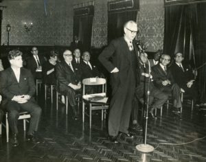 1970. Abril, 28. Imposición de la orden del Libertador a David Blelloch.