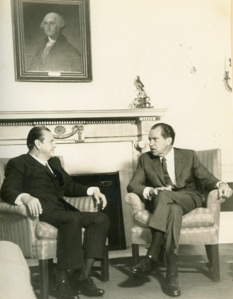 1970. Junio, 2. Encuentro con el presidente Richard Nixon en la Casa Blanca, Washington.