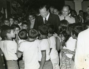 1970. Septiembre, 4. Visita de los niños del Plan Vacacional de la Fundación Festival del Niño a La Casona.