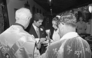 1971. Diciembre, 16. Matrimonio de Alicia Helena Caldera Pietri y Fernando Araujo Medina, en la intimidad, en La Casona.