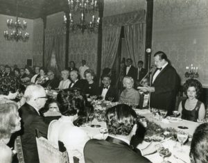 1971. Marzo, 22. Cena de gala ofrecida en honor de Gustav Heinemann y señora en la Casa Amarilla.