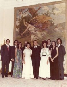 1972. Diciembre, 24. Familia Caldera en el Salón Diana Cazadora, La Casona.