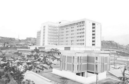 1972. Octubre, 31. Inspección al nuevo Hospital José Gregorio Hernández, los Magallanes, Catia, Caracas.