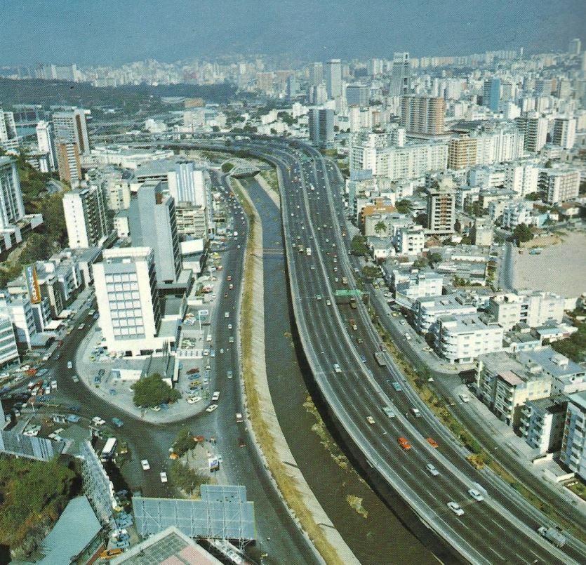 1973. Abril, 22. Inauguración segundo piso de la Autopista Francisco Fajardo