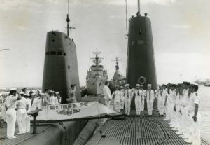 1973. Enero, 6. Visita al submarino El Tiburón en el Puerto de La Guaira.