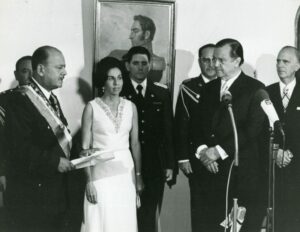 1973. Febrero, 12. Encuentro con Juan Velasco Alvarado, presidente del Perú, en Lima, en su gira al Sur de América Latina.