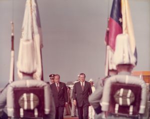 1973. Julio, 24. Celebración del Sesquicentenario de la Batalla Naval del Lago de Maracaibo, en compañía del presidente de Colombia, Misael Pastrana Borrero.
