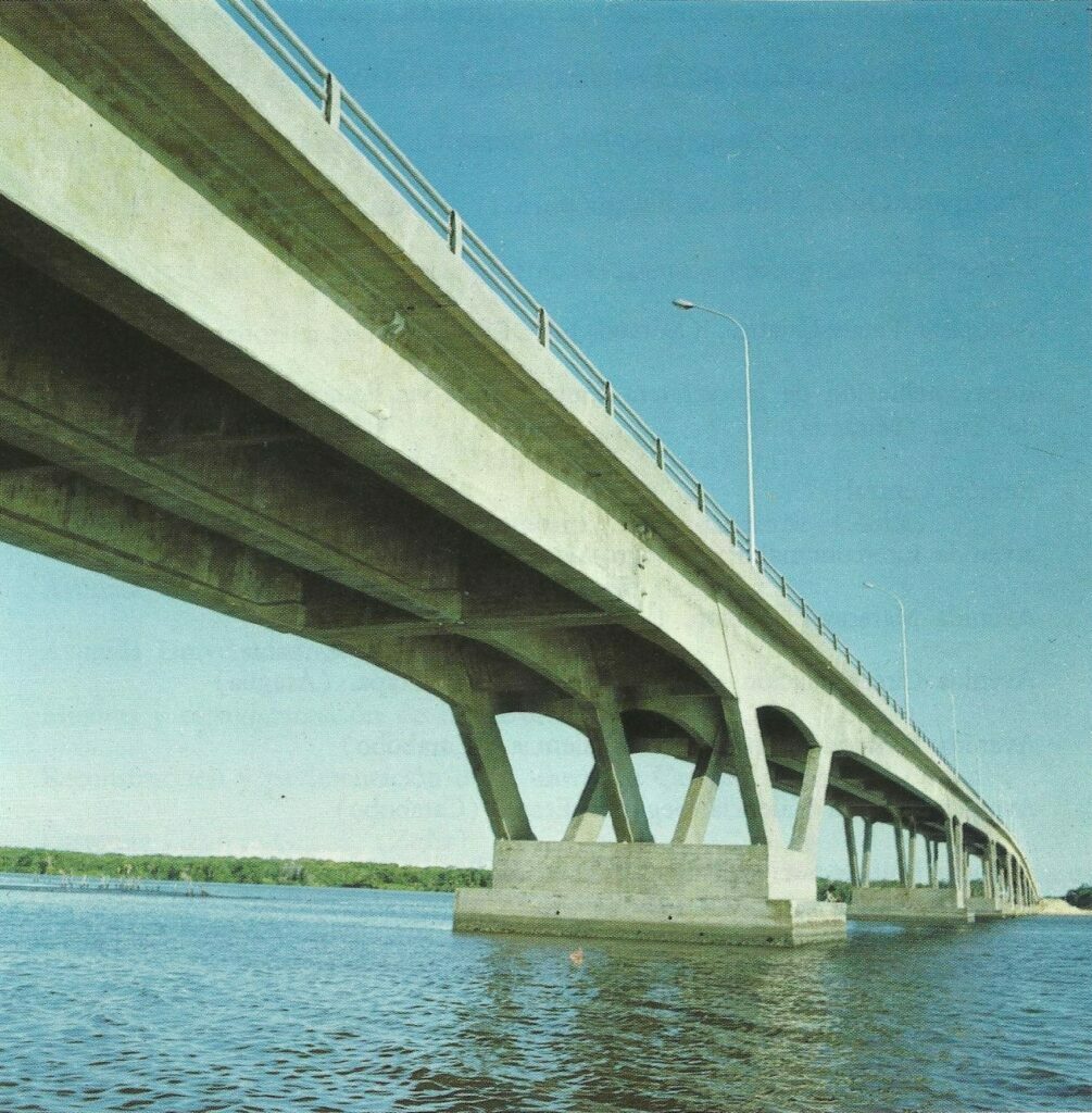 1973. Octubre, 12. Puente sobre el Río Limón, la Guajira.