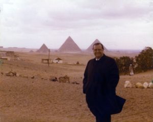 1976. Febrero, 10. Visita a las pirámides de Egipto.