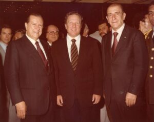 1979. Marzo, 11. Encuentro con los expresidentes Rodrigo Carazo, de Costa Rica, y Eduardo Frei Montalva, de Chile.
