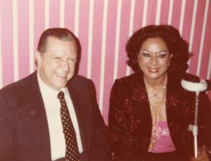 1980. Abril, 22. Sevilla. Con la cantante y bailaora española Lola Flores.