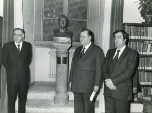 1981. Diciembre, 11. Colocación de un busto de Andrés Bello en la Corte Constitucional de Justicia, Roma.