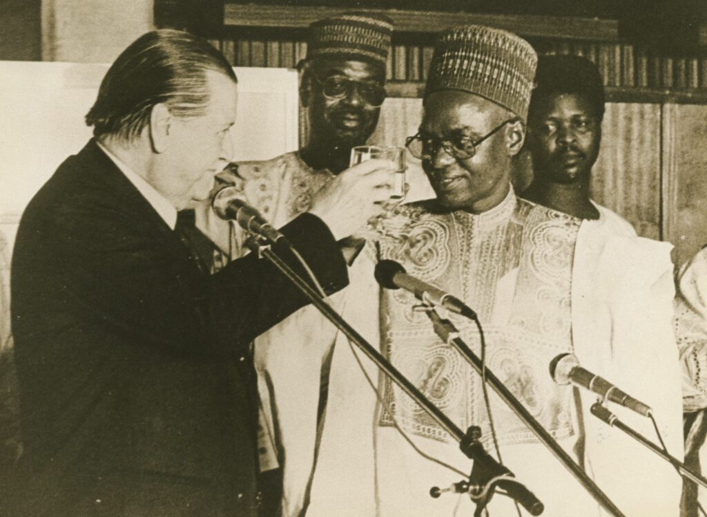 1982. Abril, 13. Encuentro con el presidente Shagari de Nigeria, en Lagos.