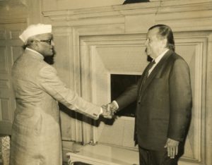 1982. Abril, 27. Encuentro con el presidente de la India, Neelam Sanjiva Reddy. Nueva Delhi.