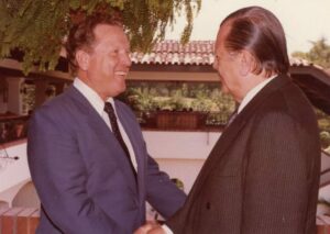 1982. Marzo. Encuentro con el presidente Rodrigo Carazo, San José de Costa Rica.