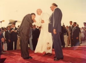 1985. Enero, 26. En Maiquetía, a la llegada de SS Juan Pablo II a Venezuela.