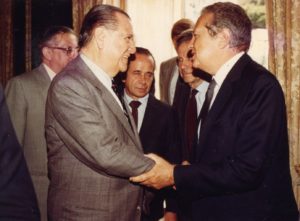 1986. Junio, 5. Encuentro con el presidente de Portugal Mario Soares en el Palacio de Belem, Lisboa.