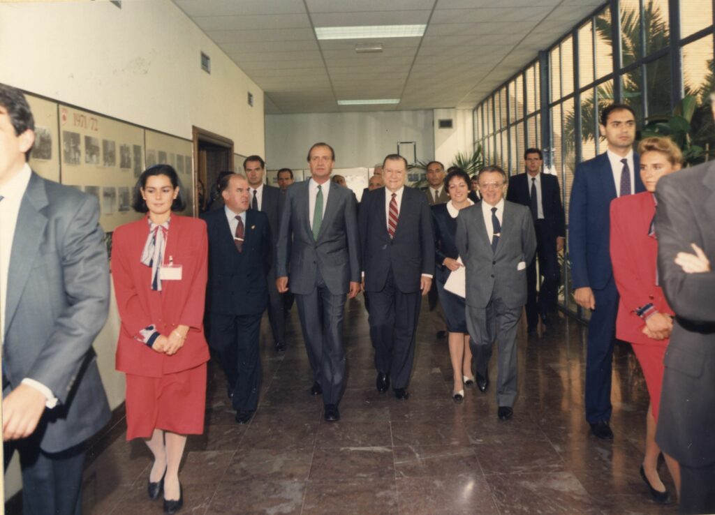 1988. Septiembre, 19. Con el Rey Juan Carlos I, en la instalación del XII Congreso Internacional de Derecho del Trabajo y de la Seguridad Social, en Madrid.