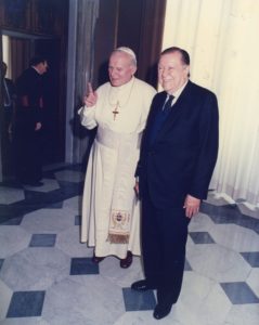 1989. Diciembre, 15. Audiencia privada con SS Juan Pablo II, El Vaticano, Roma.