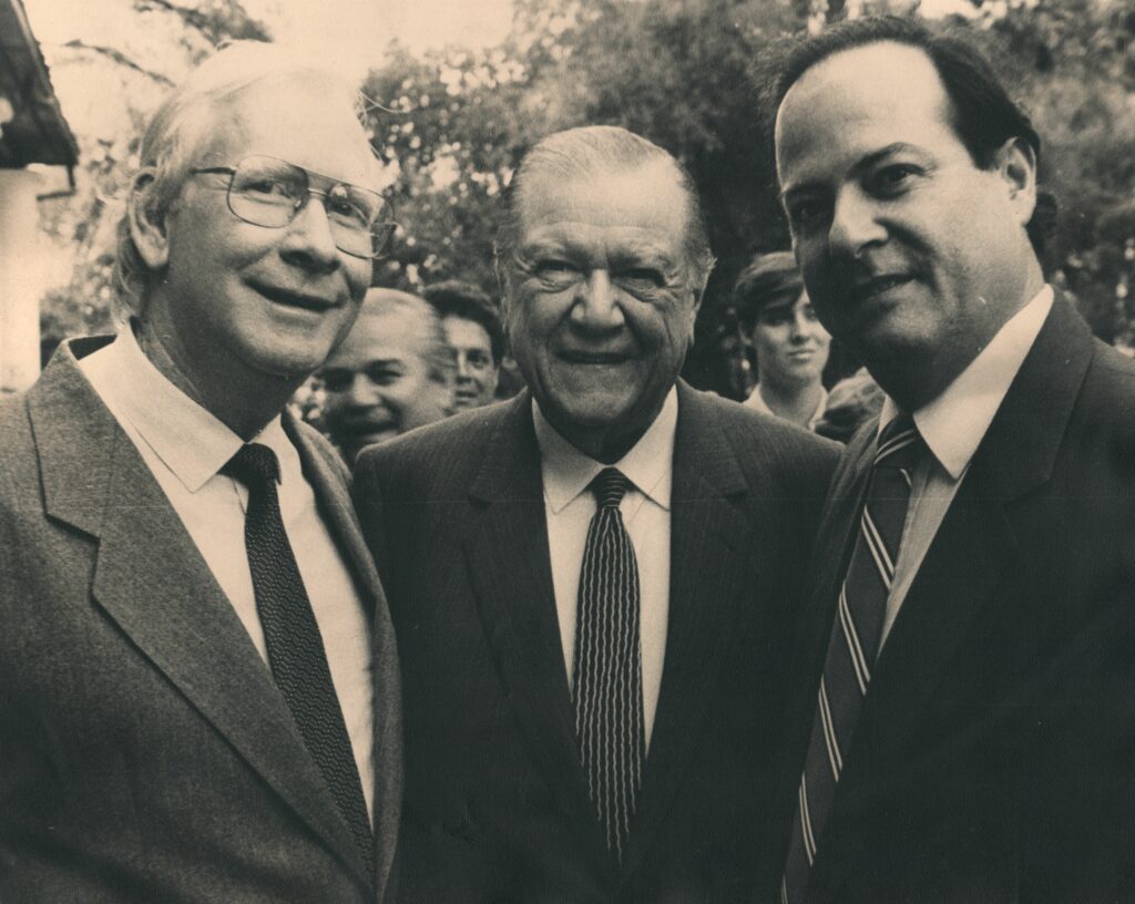 1989. Diciembre, 21. En un acto político en San Cristóbal, con Oswaldo Álvarez Paz y Abdón Vivas Terán.